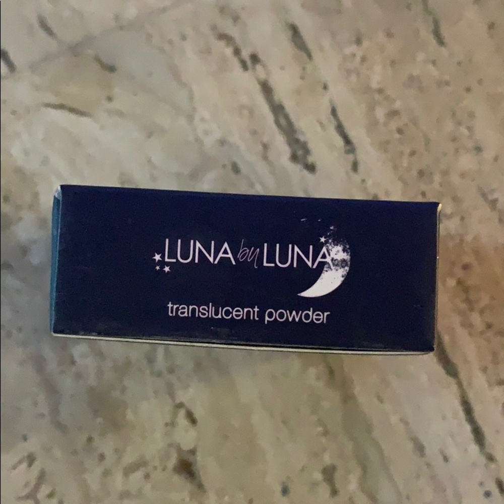 Translucent powder